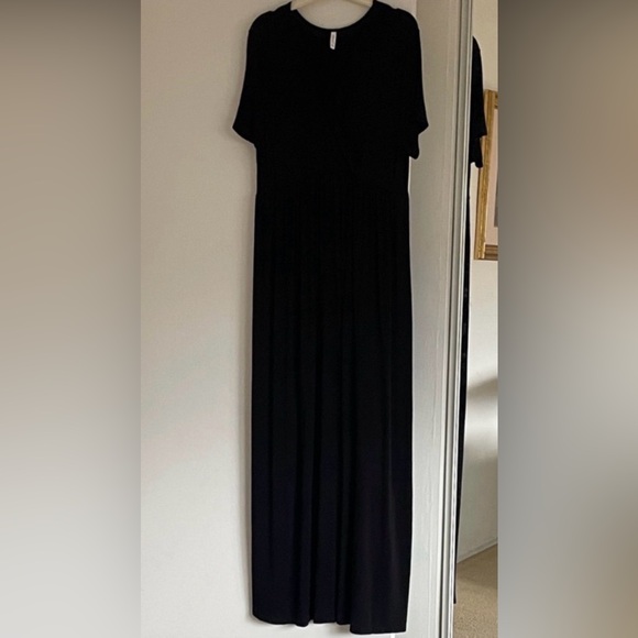 Maternity Maxi Wrap Dress.   Size XL - Picture 10 of 15